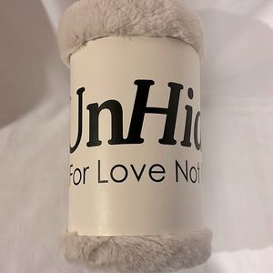 Unhide Blanket ~ Cream ~ 50 x 60